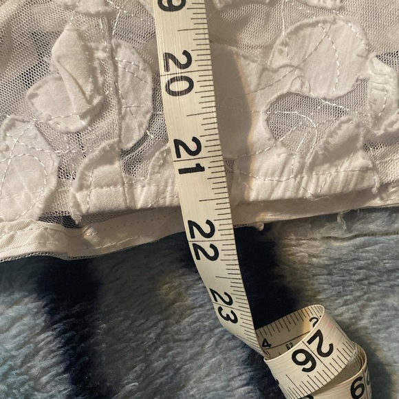 Appliqué patch skirt. - Picture 7 of 7